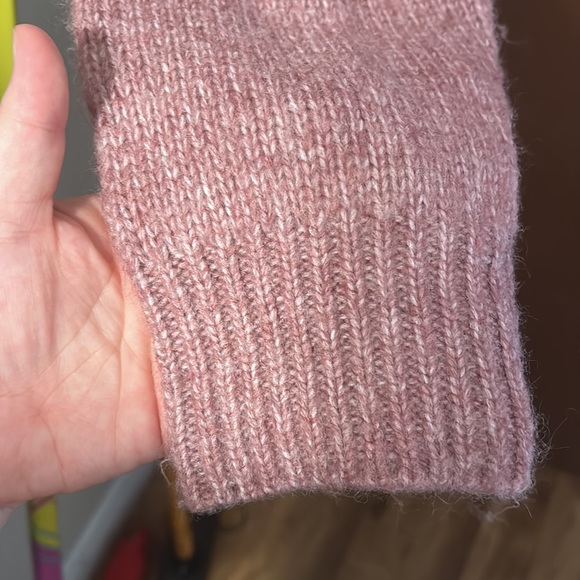 NWT Yes Lola Cropped Knit Sweater - Picture 4 of 8